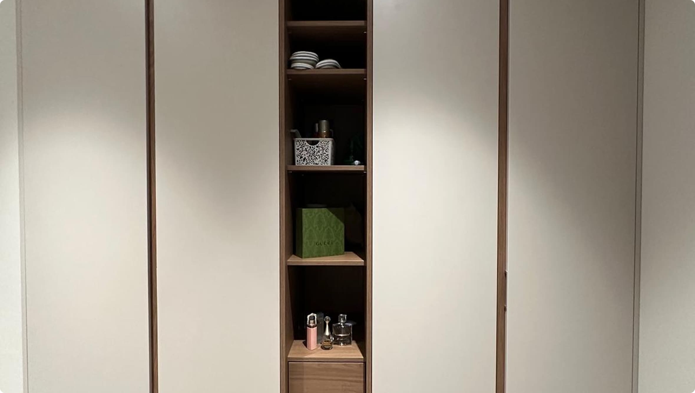 {{ images.jXCxGijJrs.alt }}