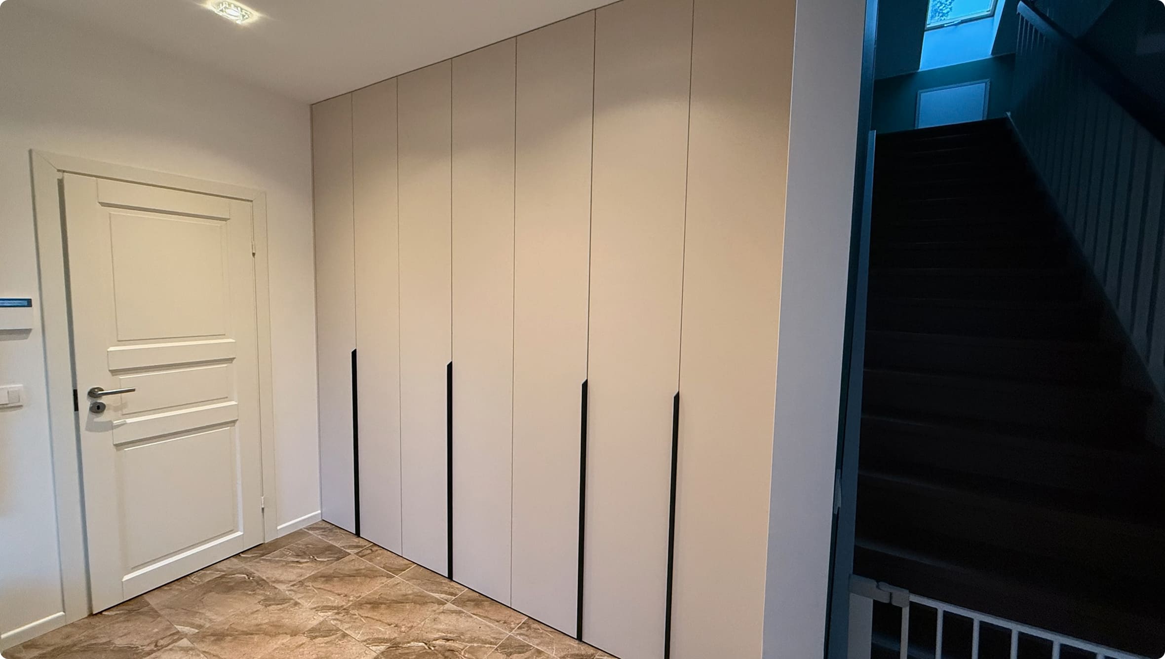 {{ images.bbXZJvBdQT.alt }}