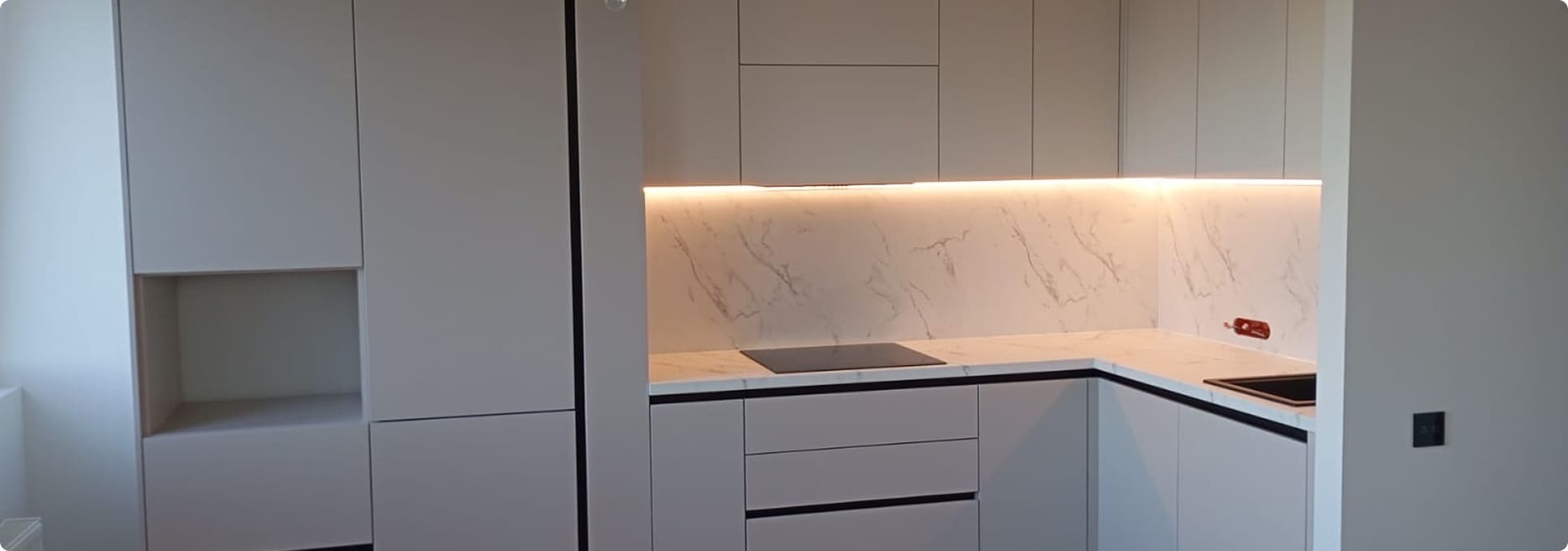 {{ images.jXSzvkAmlu.alt }}